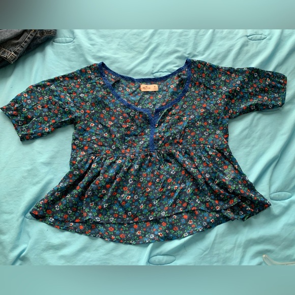 HOLLISTER semi sheer top size Medium - Picture 2 of 11